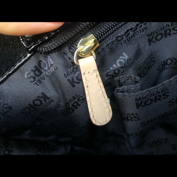 MICHAEL MICHAEL KORS Black Monogram Tote - Picture 5 of 8